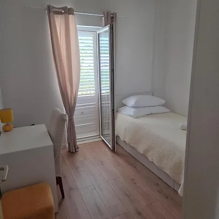 Sofia Za 3 S Parking Blizu Centra Apartman Mlini