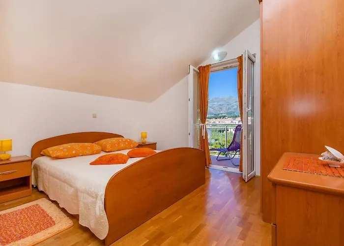 Sofia Za 3 S Parking Blizu Centra 米利尼