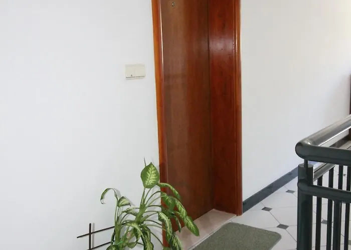 Sofia Za 3 S Parking Blizu Centra 米利尼