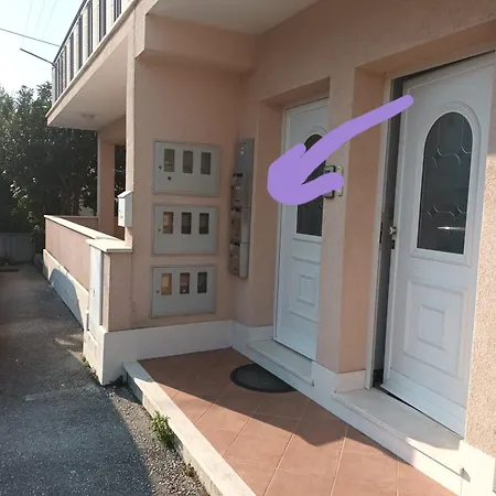 Sofia Za 3 S Parking Blizu Centra Mlini